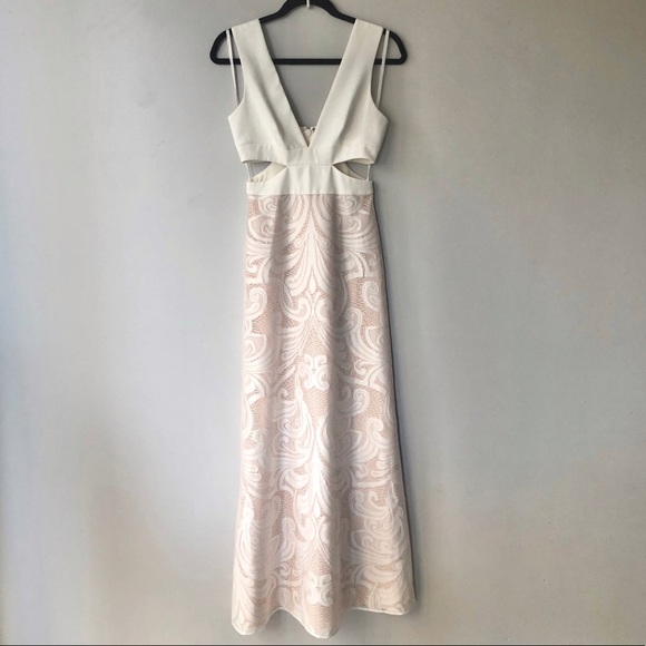 BCBGMaxAzria Dresses & Skirts - BCBGMAXAZRIA Dress